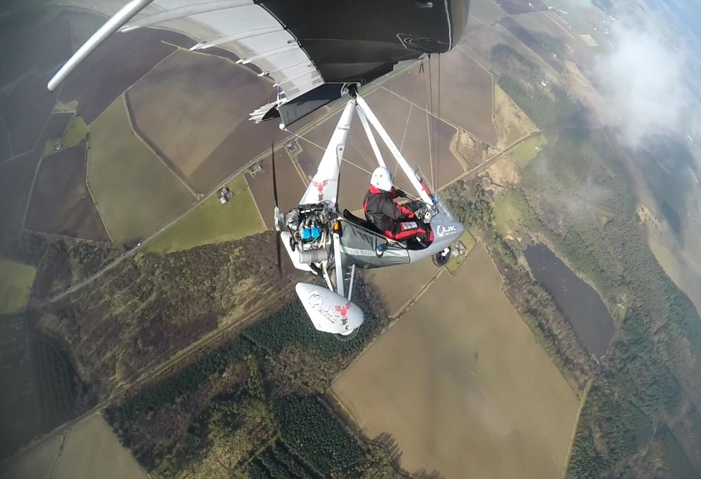 Overhead flight of flexwing microlight